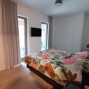 Apartment Bartine - Modern And Spacious Flat Near The Sea, Free Parking Space, Ostende